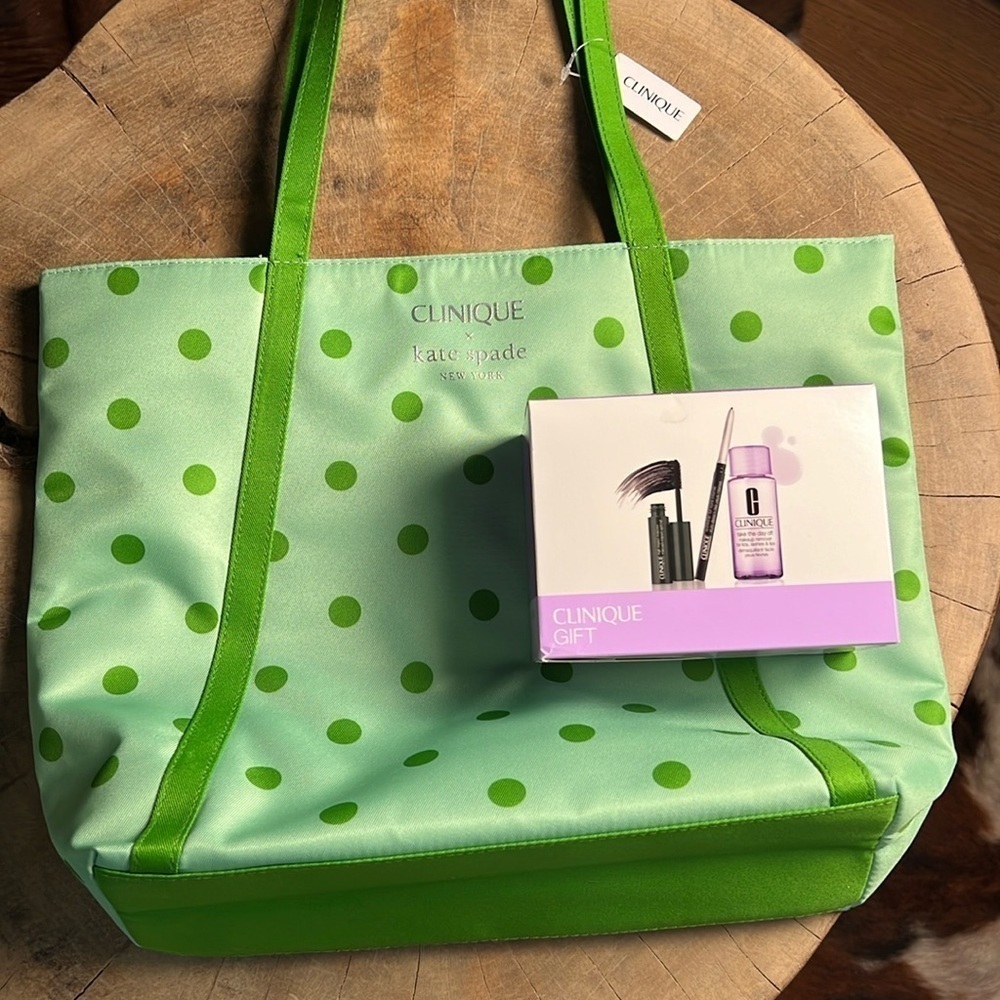Kate Spade ♠️ bag with Clinique gift set new   M9